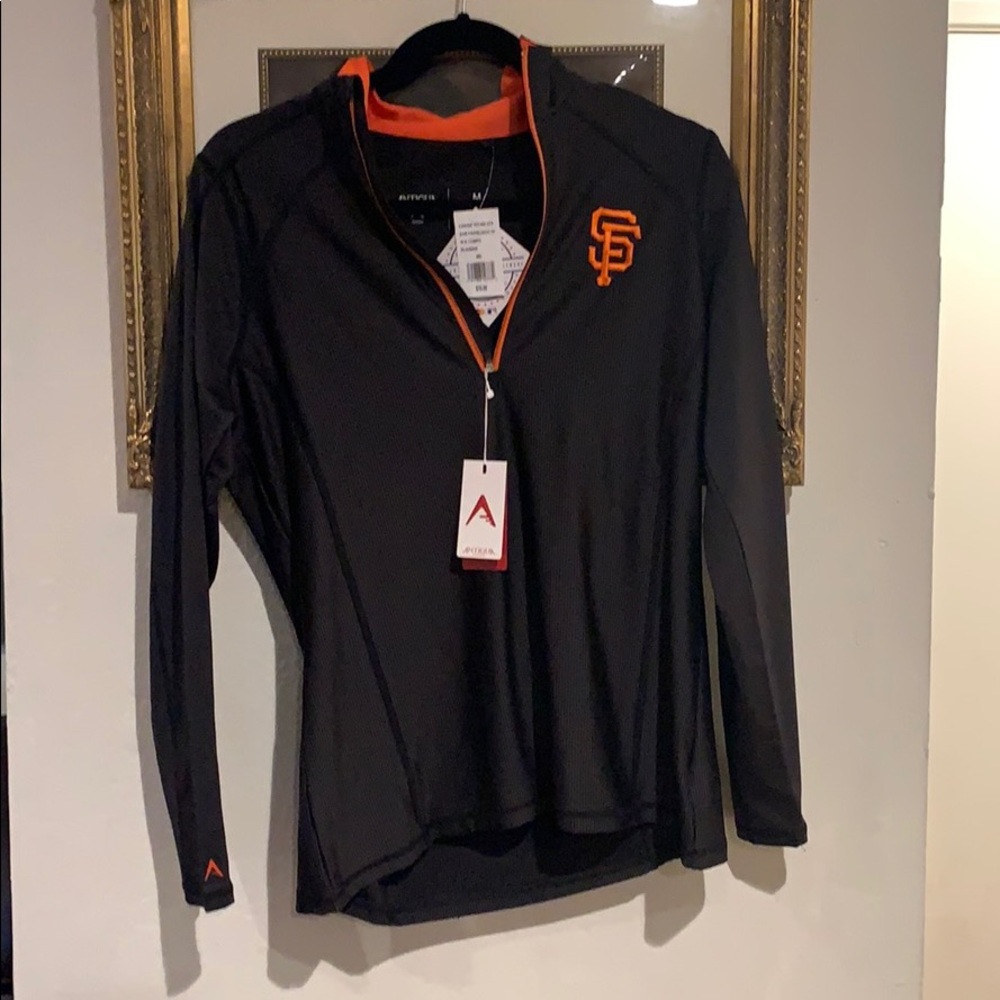 SF Giants pull over jacket